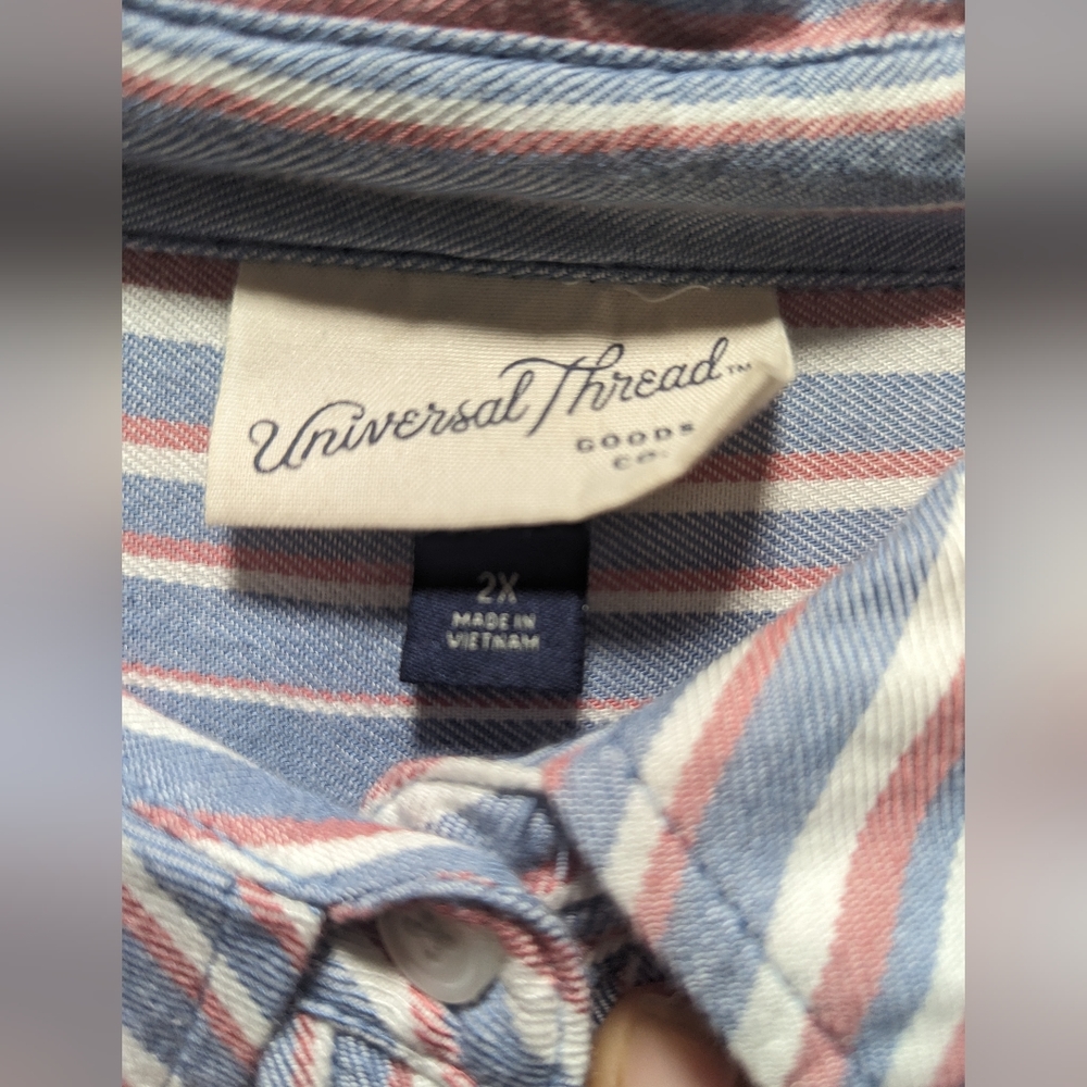 Universal Thread button down shirt - Picture 4 of 6